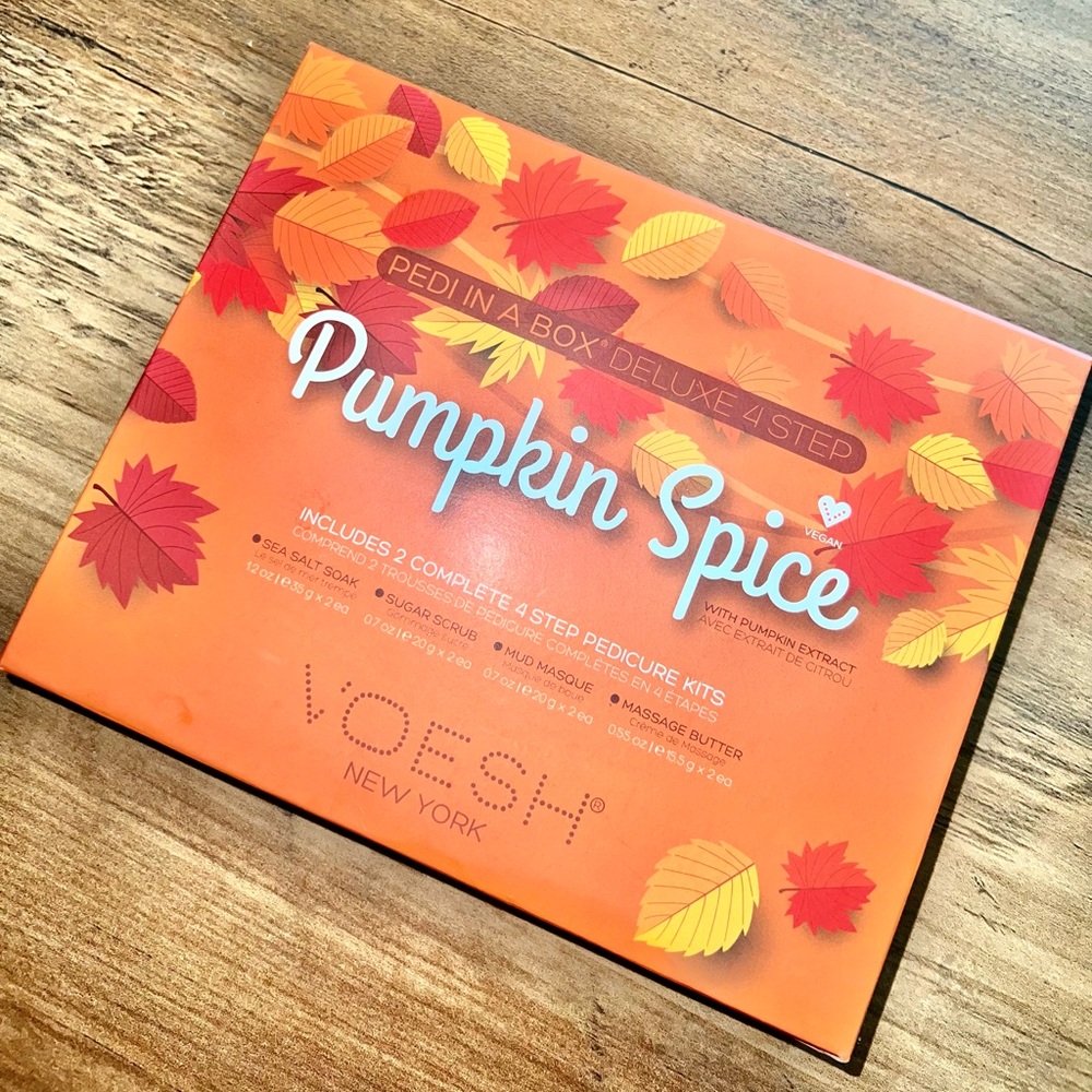 VOESH Pedi in a Box Deluxe 4 Step and Daniel Stone Pumpkin Spice Room Spray